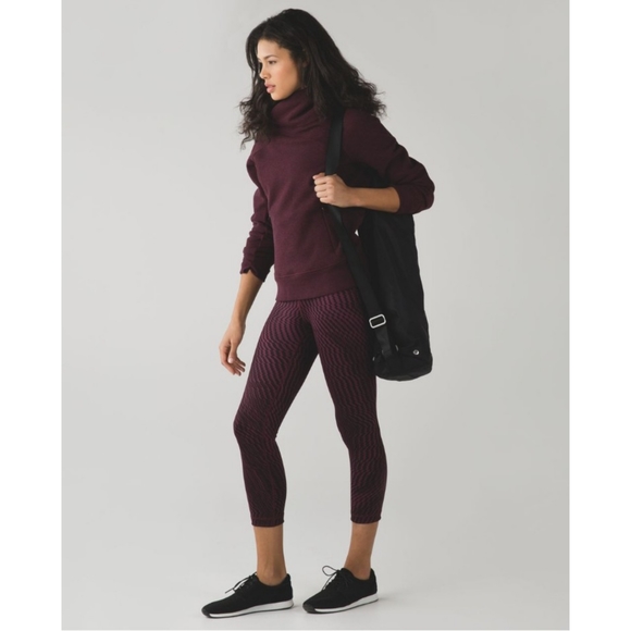 Lululemon Wunder Under Crop - Picture 4 of 12